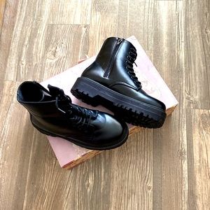 Boots, New never been worn